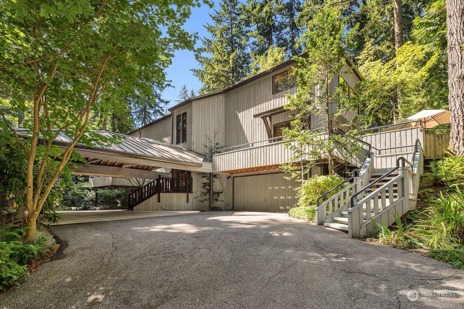 Property Photo: 13000 NE 39th Street WA 98005
