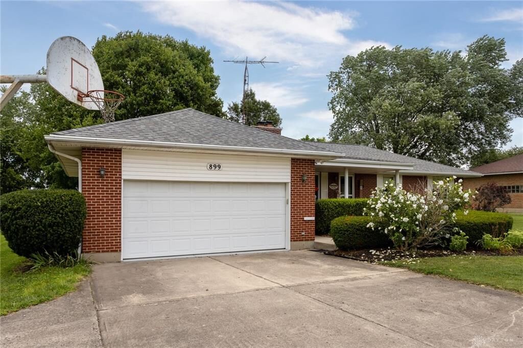 Property Photo: 899 Old Springfield Road OH 45377