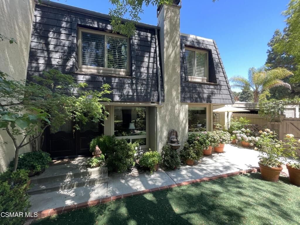 Property Photo:  2911 Moonflower Circle  CA 91360 