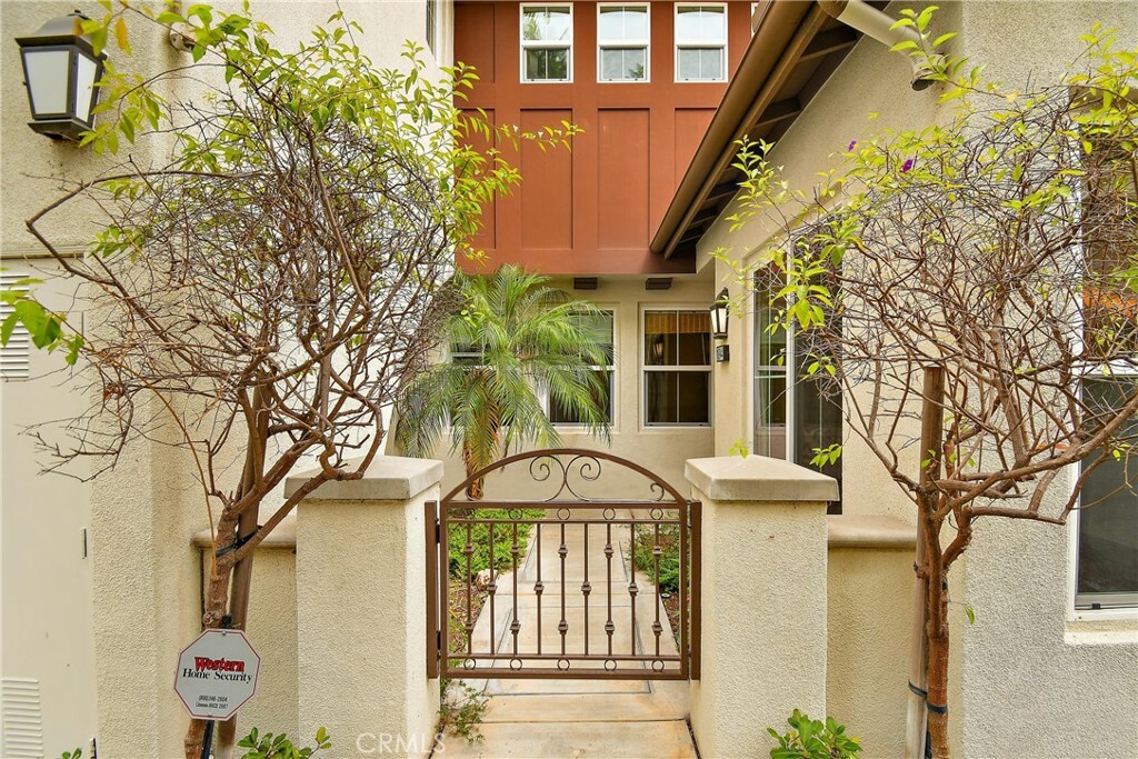 Property Photo:  18944 Spectacular Bid Lane  CA 92886 