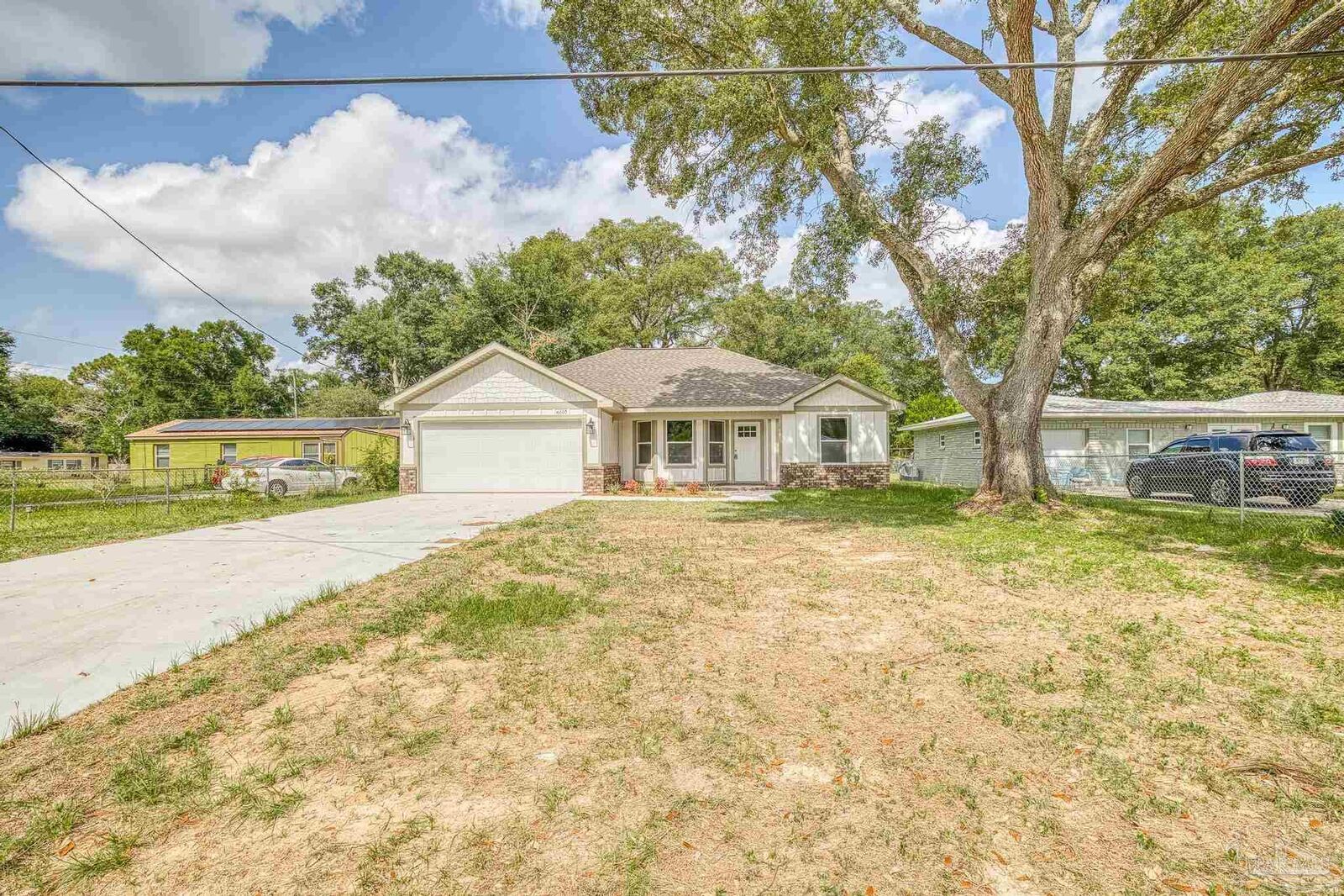 Property Photo: 6107 Montgomery Ave FL 32526