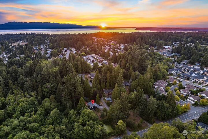 Property Photo:  15726 48th Avenue W  WA 98026 