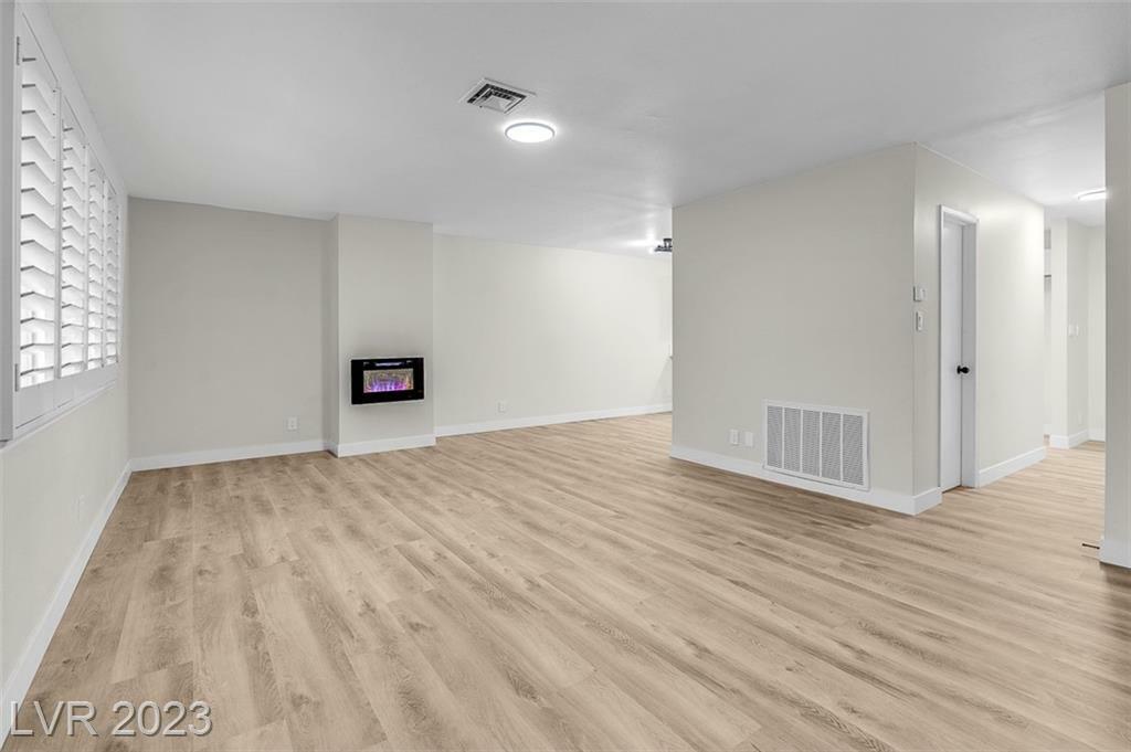 Property Photo:  308 Greenbriar Townhouse Way  NV 89121 