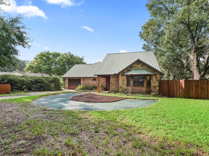Property Photo: 5359 County Road 122N FL 34785