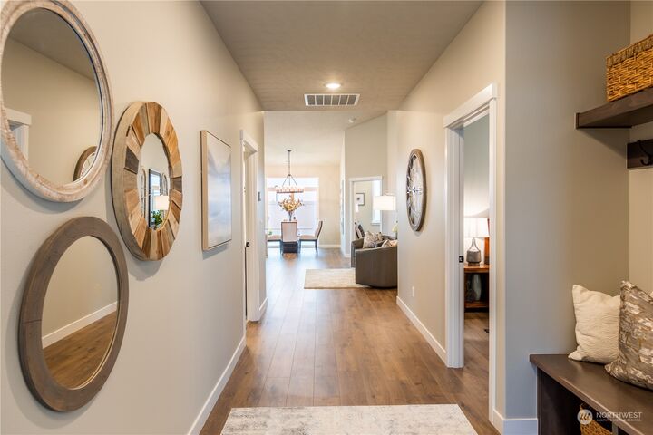 Property Photo: 906 N M Loop Drive SW WA 98848