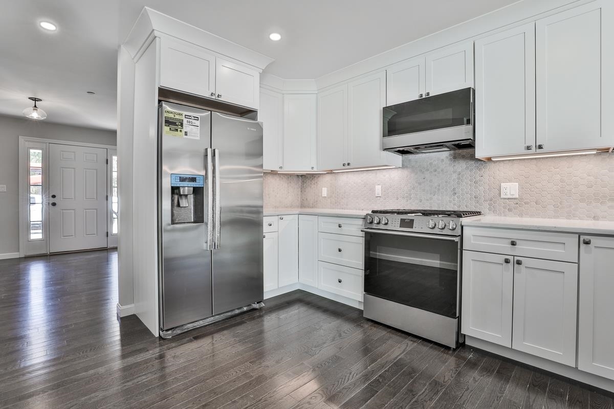 Property Photo: 37 Forestedge Way NH 03102