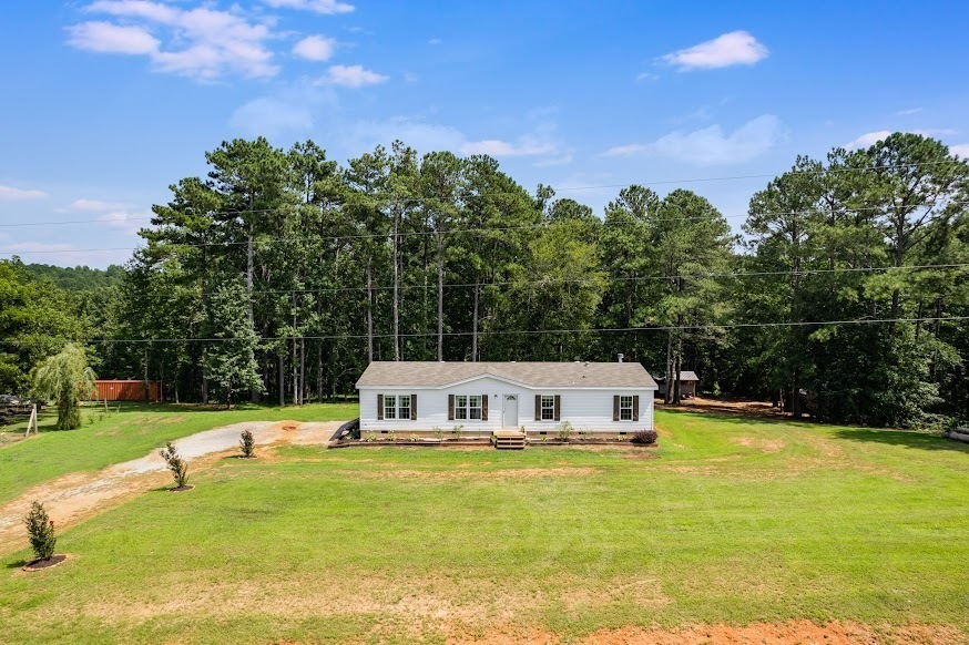 Property Photo: 500 Yates Lane GA 30108