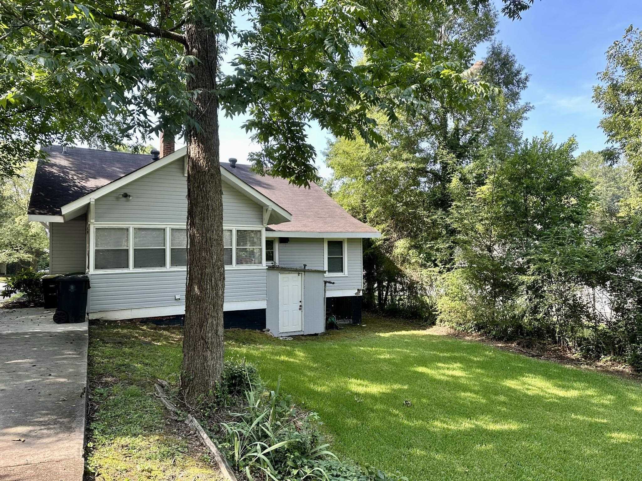 Property Photo: 209 E 11th Street SE GA 30161