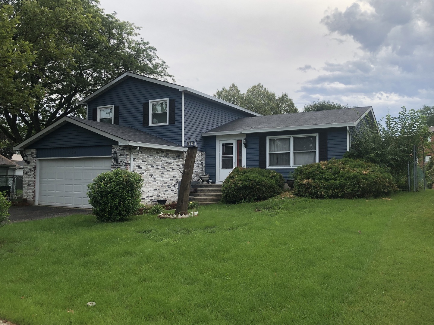 Property Photo: 165 Carriage Drive IL 60188
