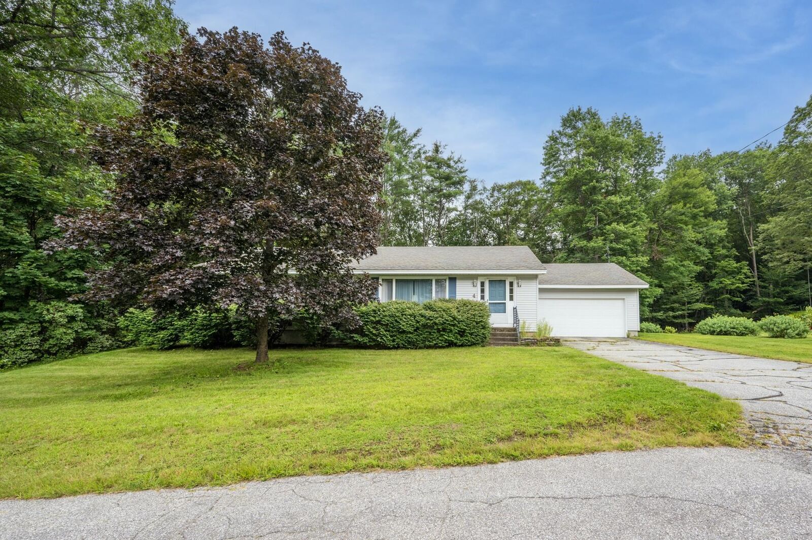 Property Photo:  4 Sandy Lane  NH 03773 