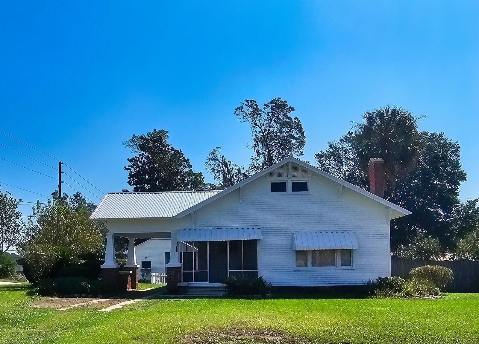 Property Photo:  343 SW Shelby Avenue  FL 32340 