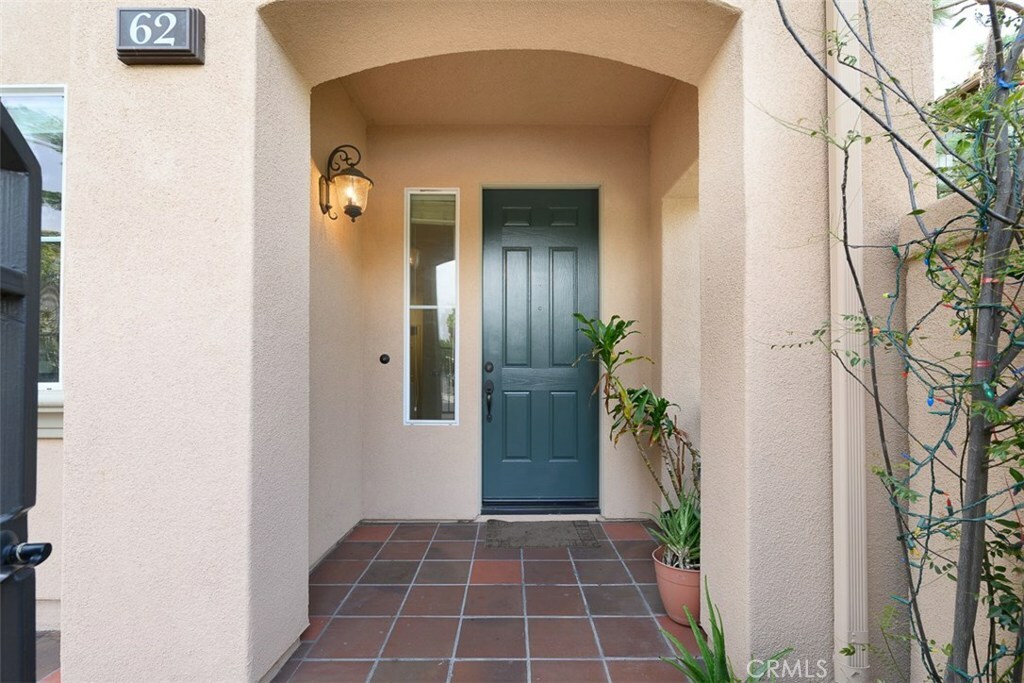 Property Photo:  62 Trailing Vine  CA 92602 