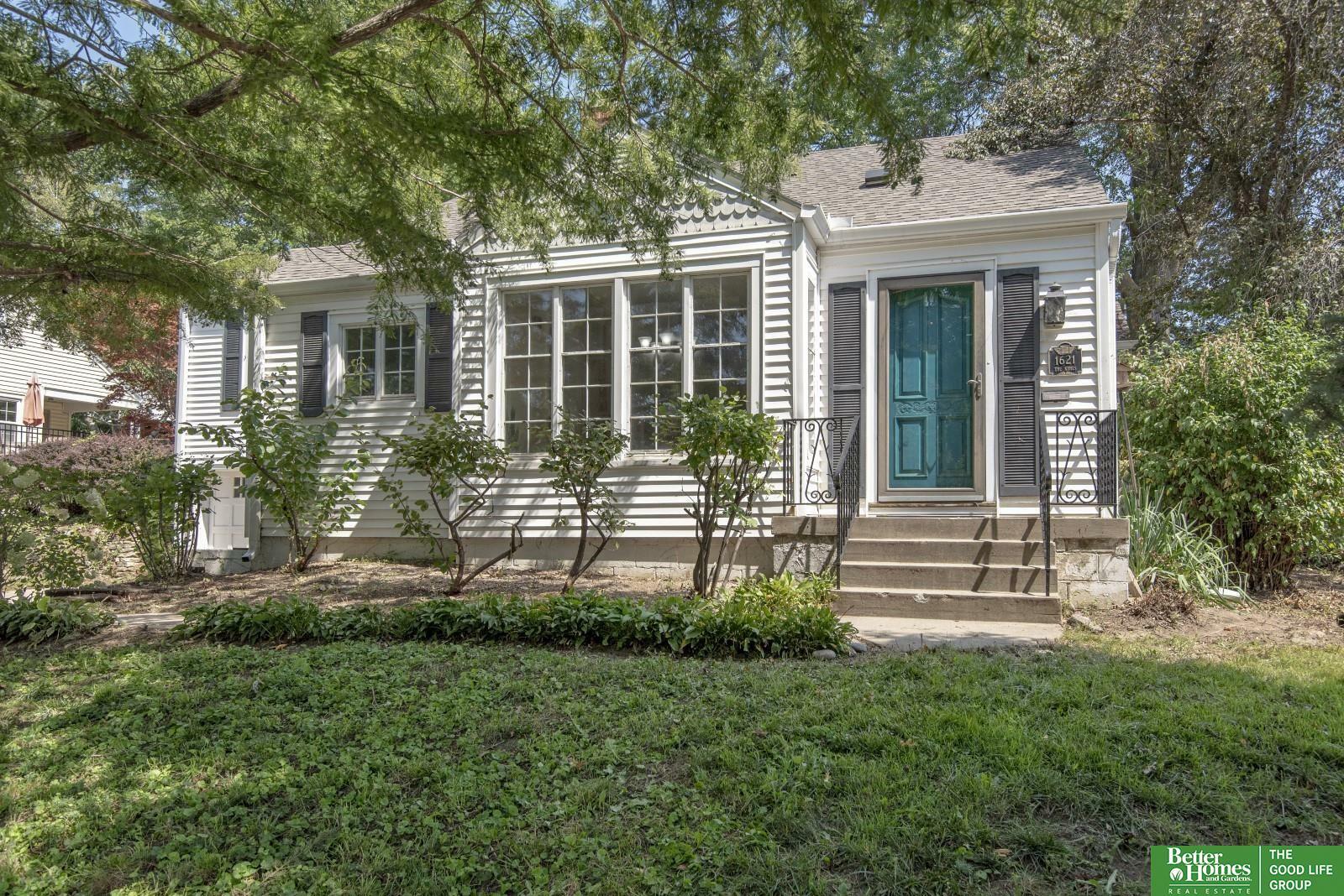 Property Photo: 1621 N 54 Street NE 68104