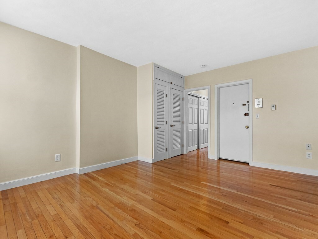Property Photo: 164 Salem 5 MA 02113