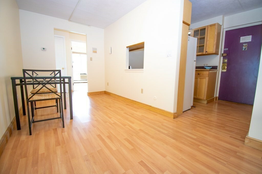 Property Photo:  4 Trowbridge Place 4A  MA 02138 