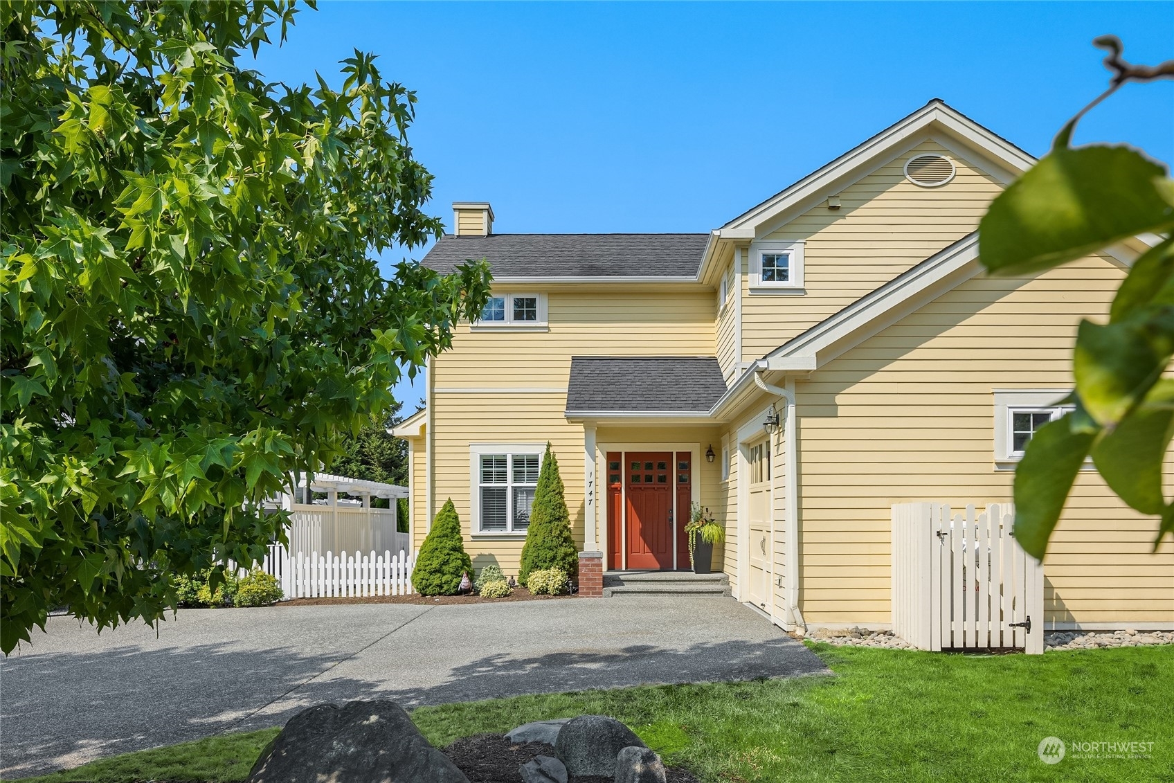 Property Photo:  1747 Parade Grounds Avenue NE  WA 98110 