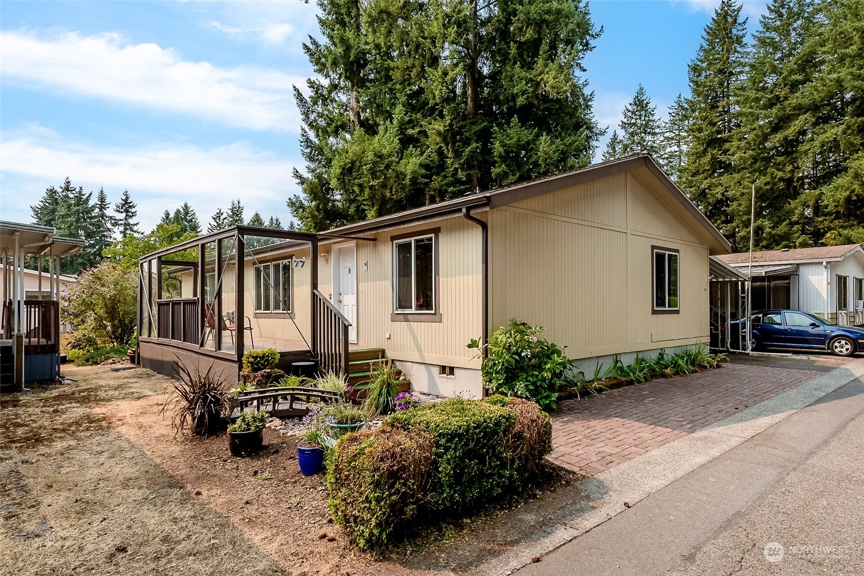 Property Photo:  18425 NE 95th Street 77  WA 98052 