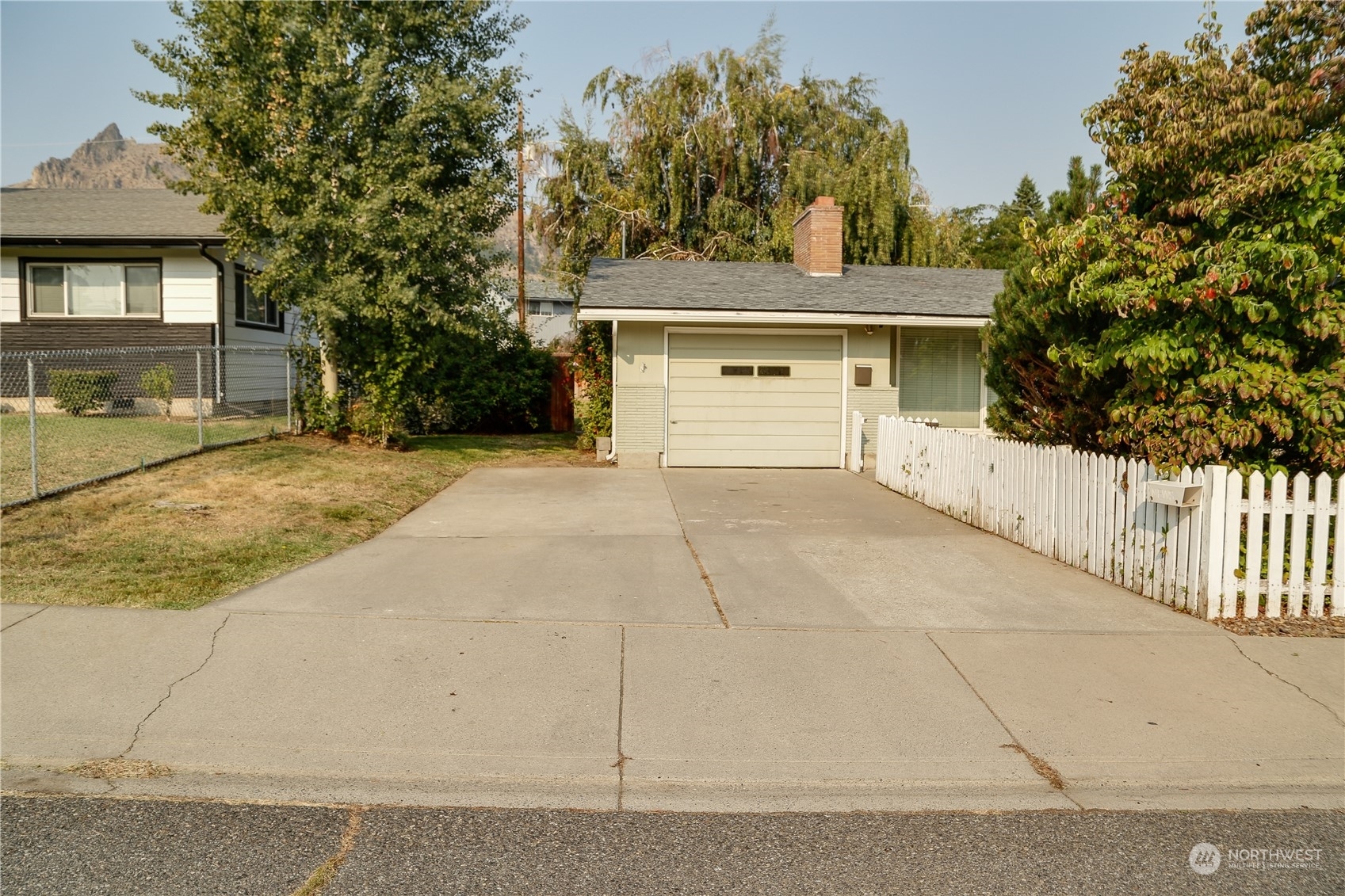 Property Photo:  1312 Rosewood Avenue  WA 98801 