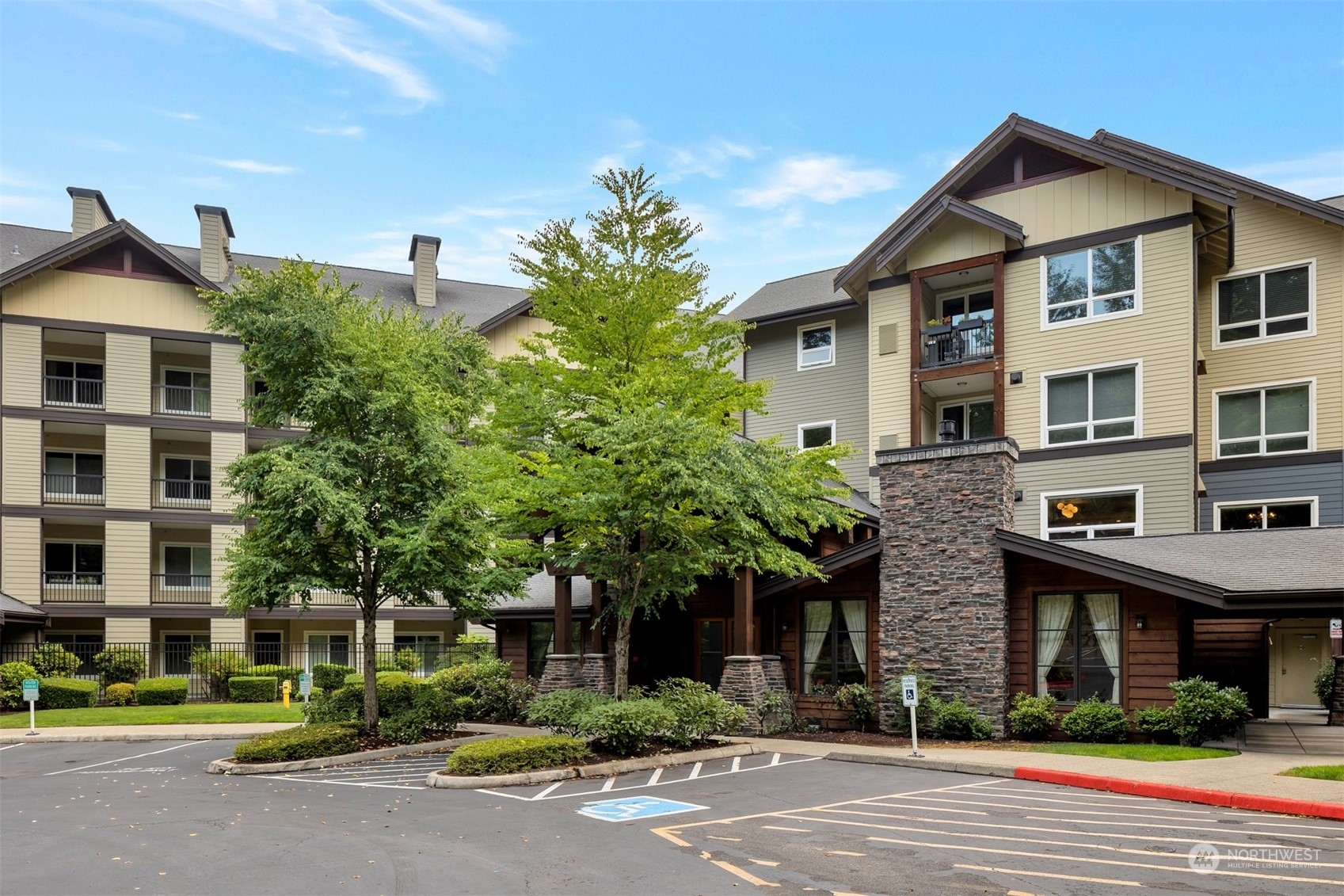 Property Photo: 18707 SE Newport Way 205 WA 98027
