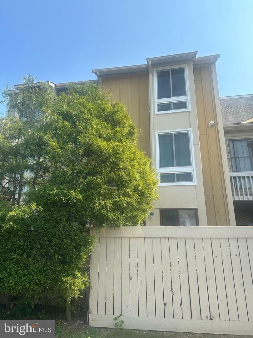 Property Photo: 9920 Ridgeline Drive MD 20886