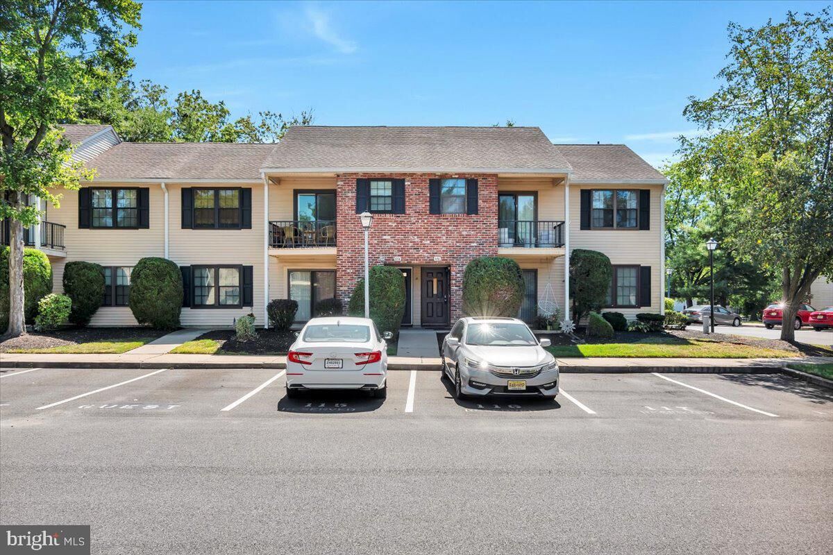 Property Photo:  576 Willow Turn B  NJ 08054 