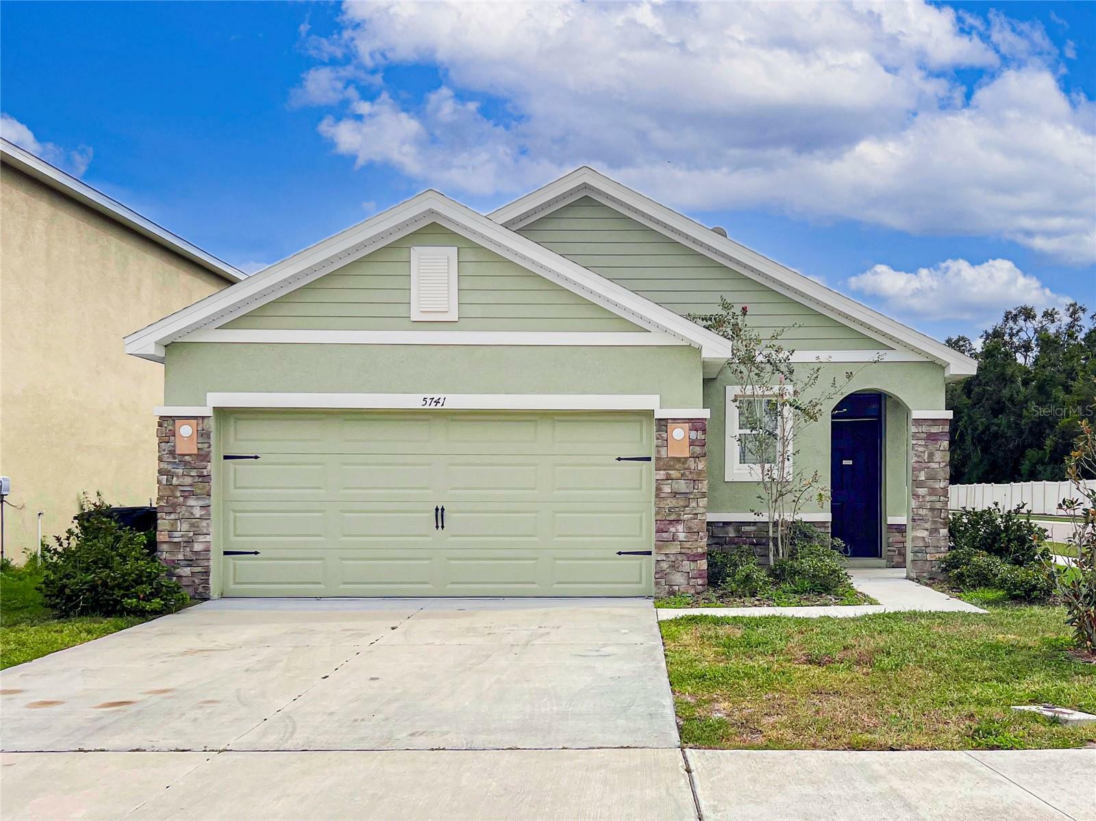 Property Photo:  5741 Cape Primrose Drive  FL 34232 