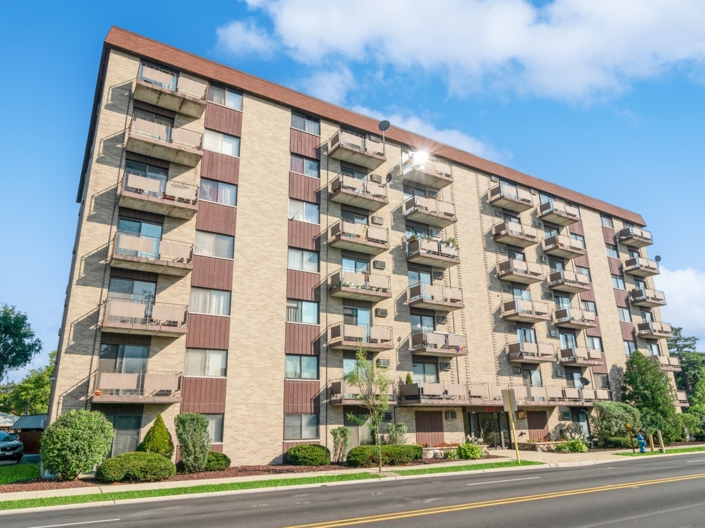 Property Photo: 850 Des Plaines Avenue 101 IL 60130