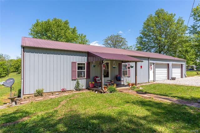 Property Photo: 305 East North Street IL 62262
