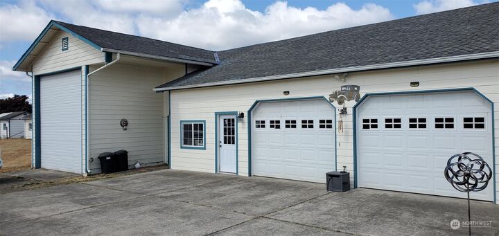 Property Photo:  139 Kyle Lane  WA 98596 