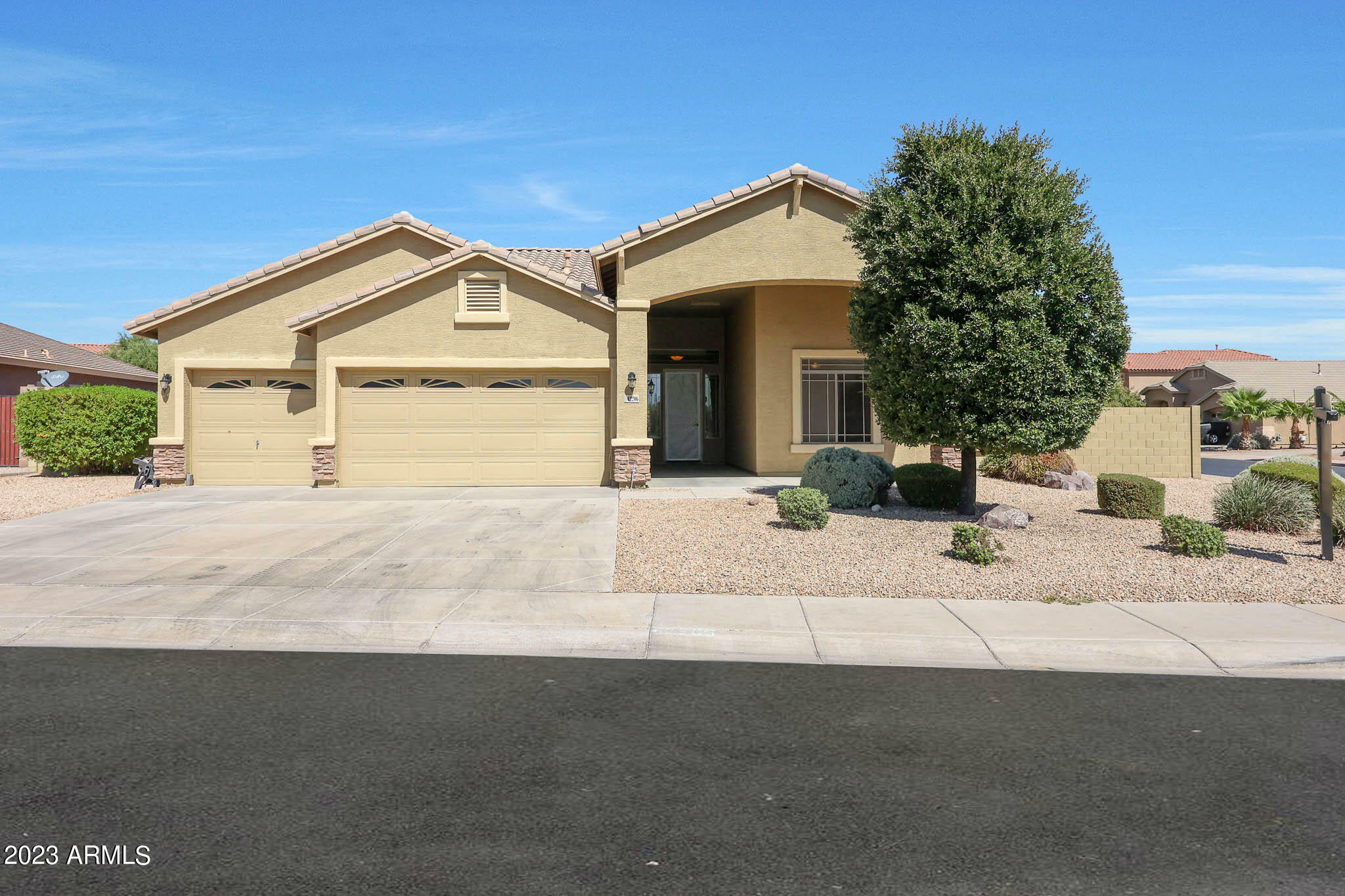 Property Photo:  42206 W Bravo Drive  AZ 85138 