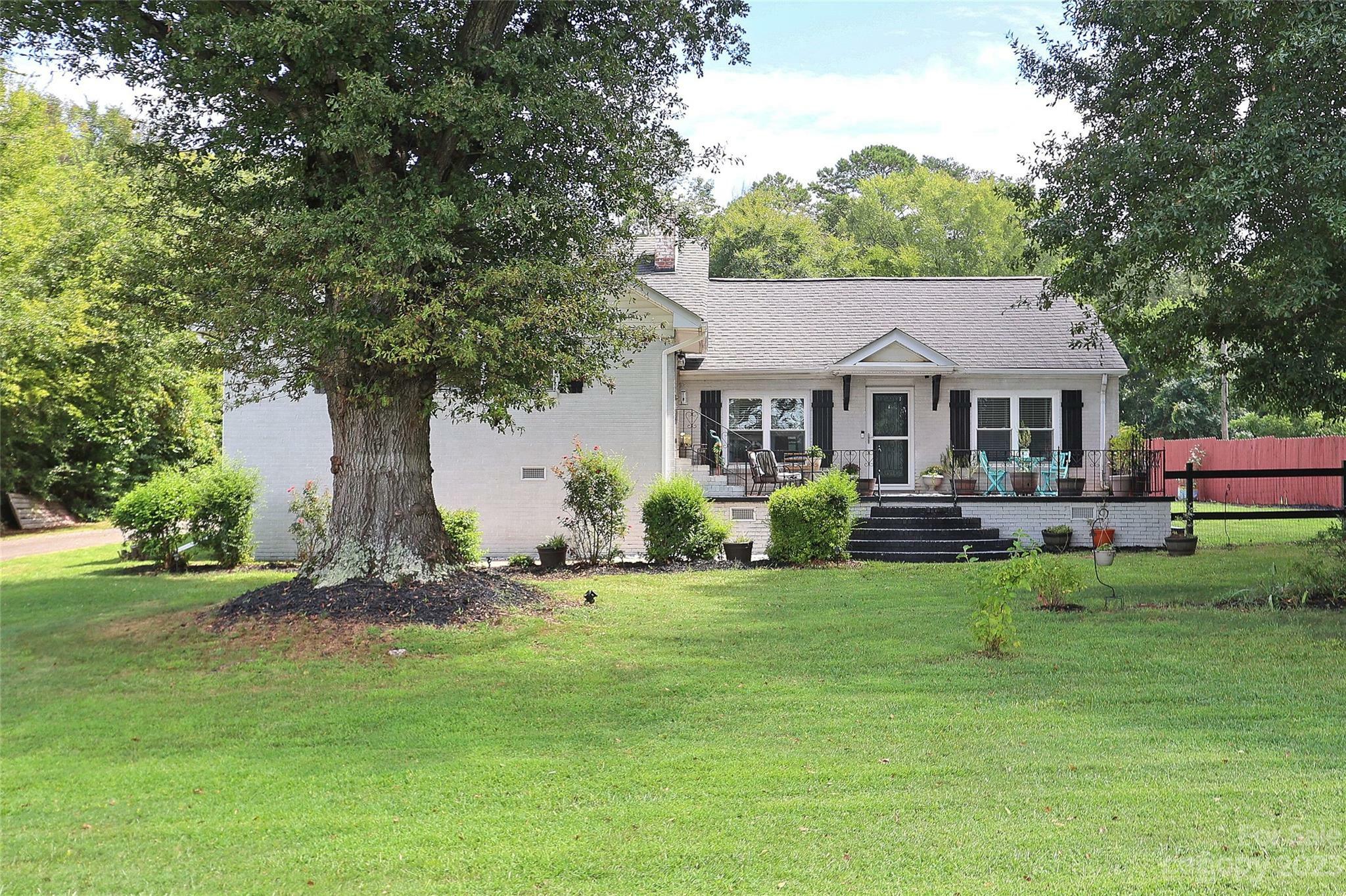 Property Photo:  2615 S Point Road  NC 28012 