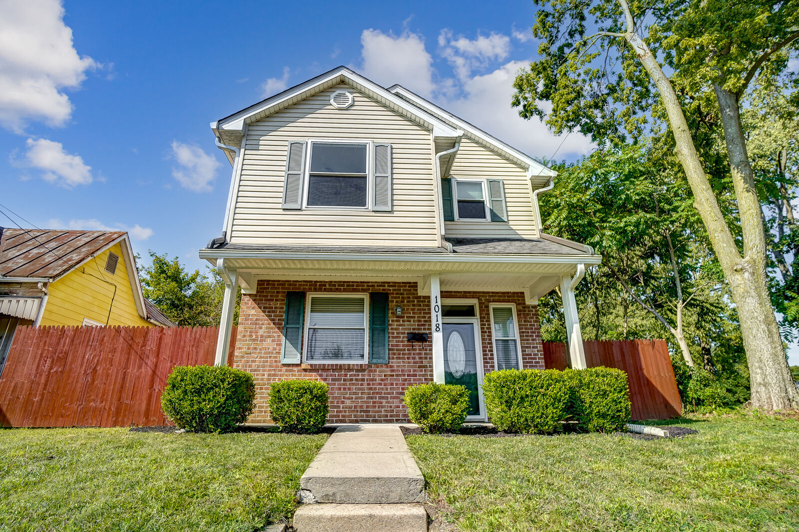 Property Photo:  1018 Yankee Rd  OH 45044 