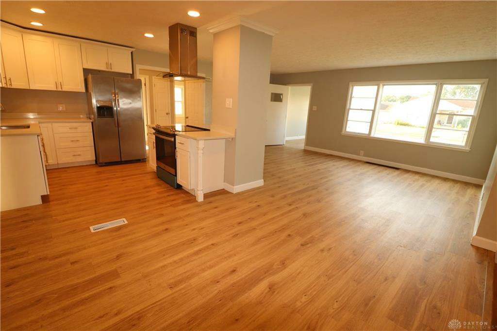 Property Photo: 427 McIntire Drive OH 45324