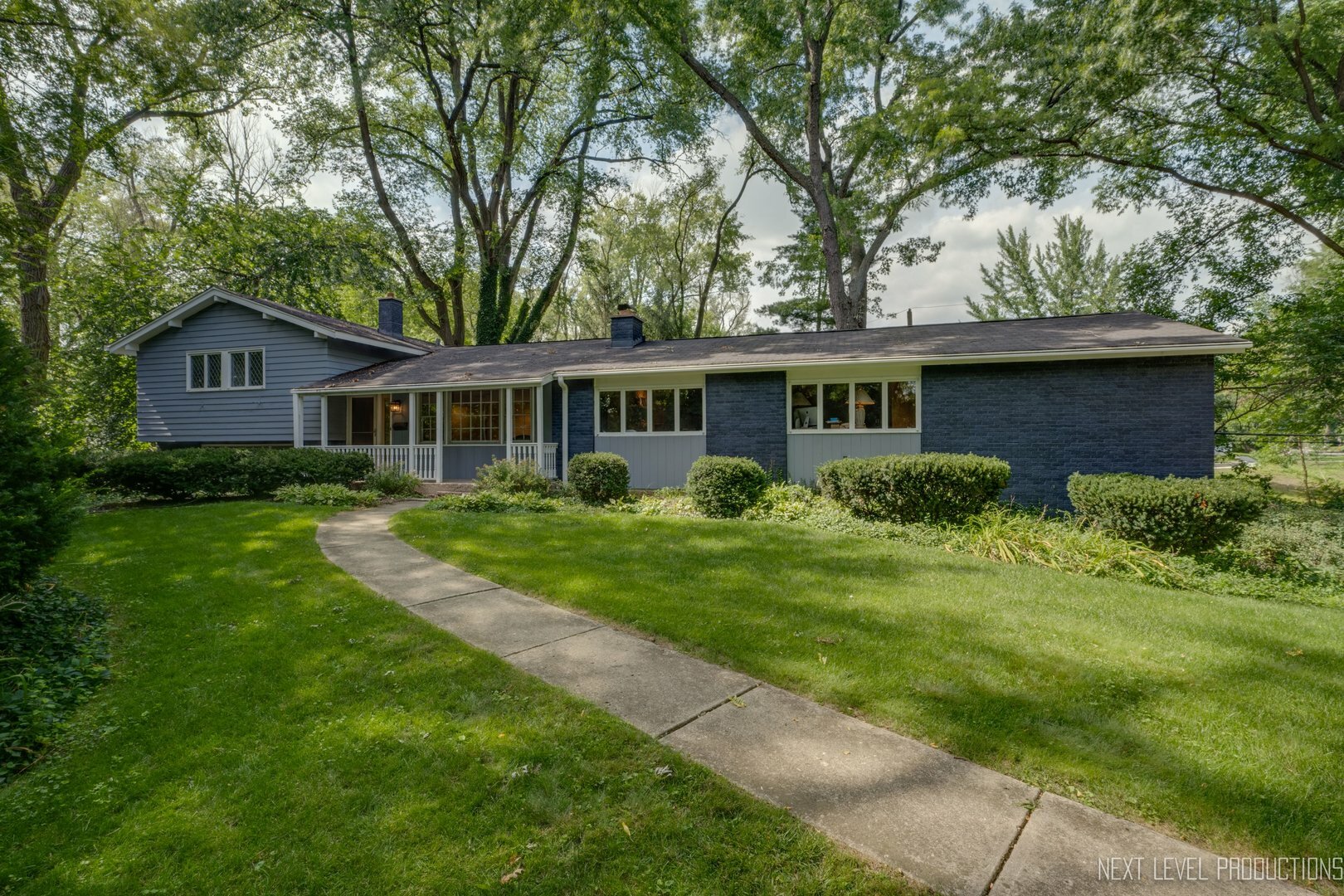 Property Photo: 11 Golden Larch Court IL 60540