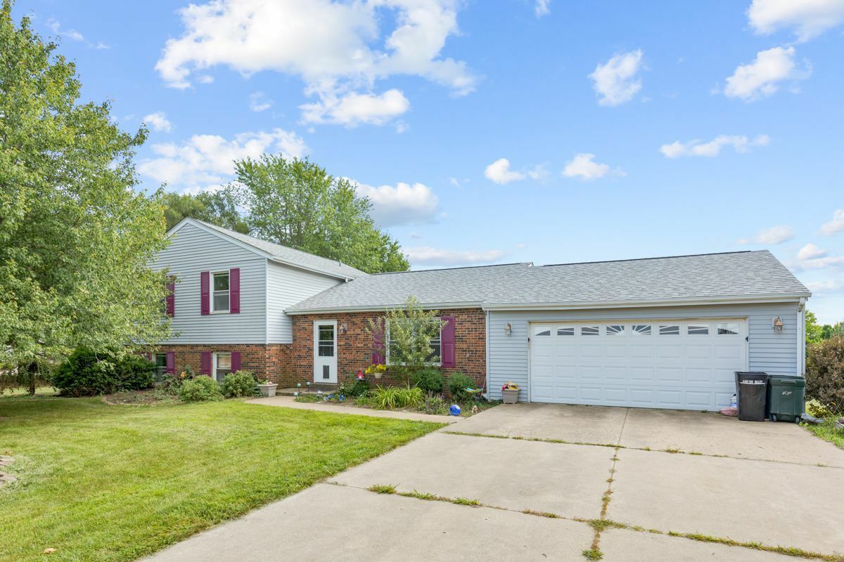 Property Photo:  46W799 Kelley Road  IL 60140 