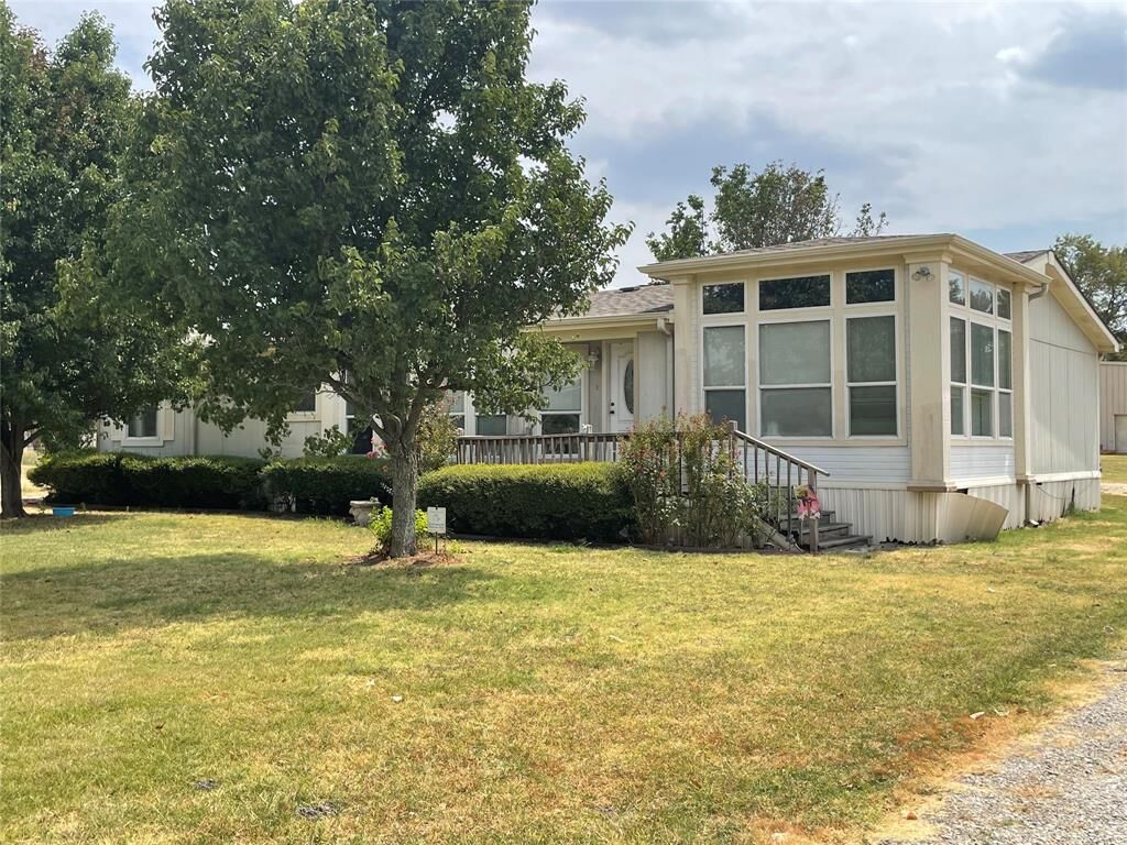 Property Photo: 513 Cedar Ridge Drive TX 75154