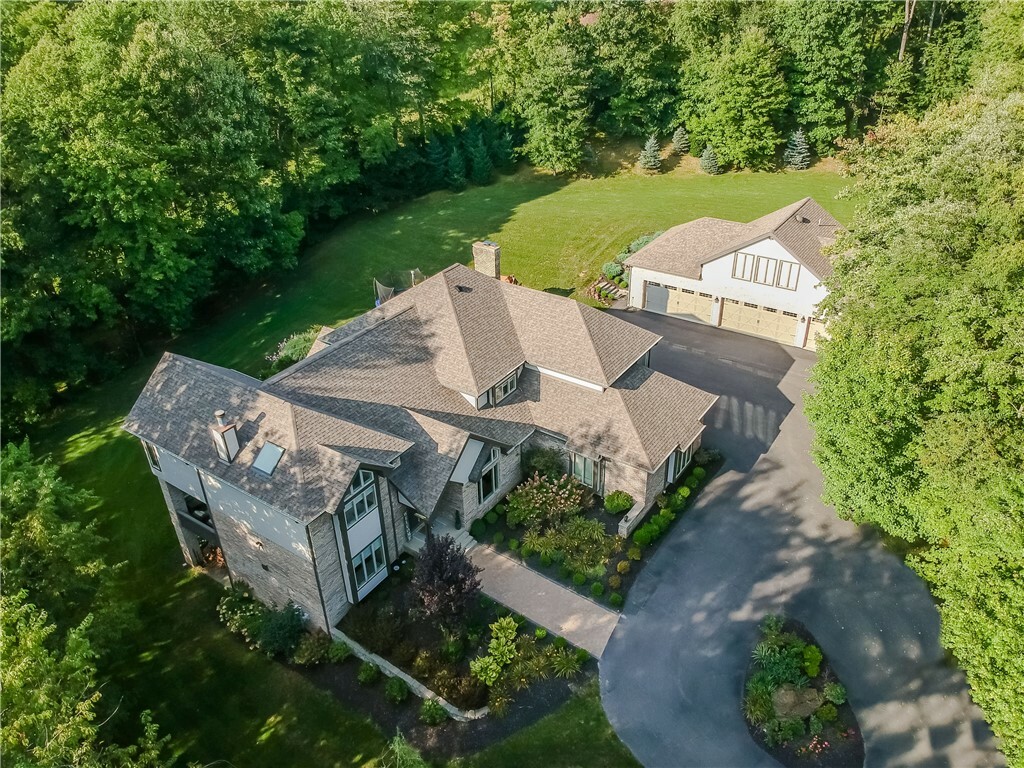 Property Photo: 711 Trillium Ct PA 15090