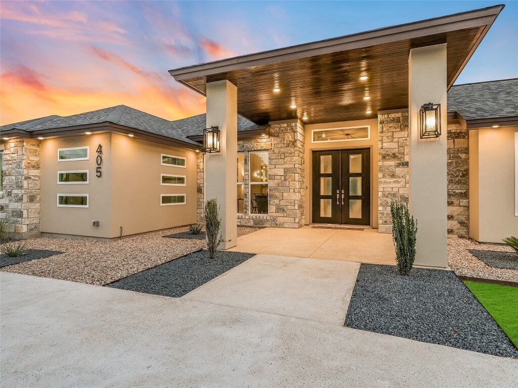Property Photo:  405 Shady Tree Drive  TX 78633 