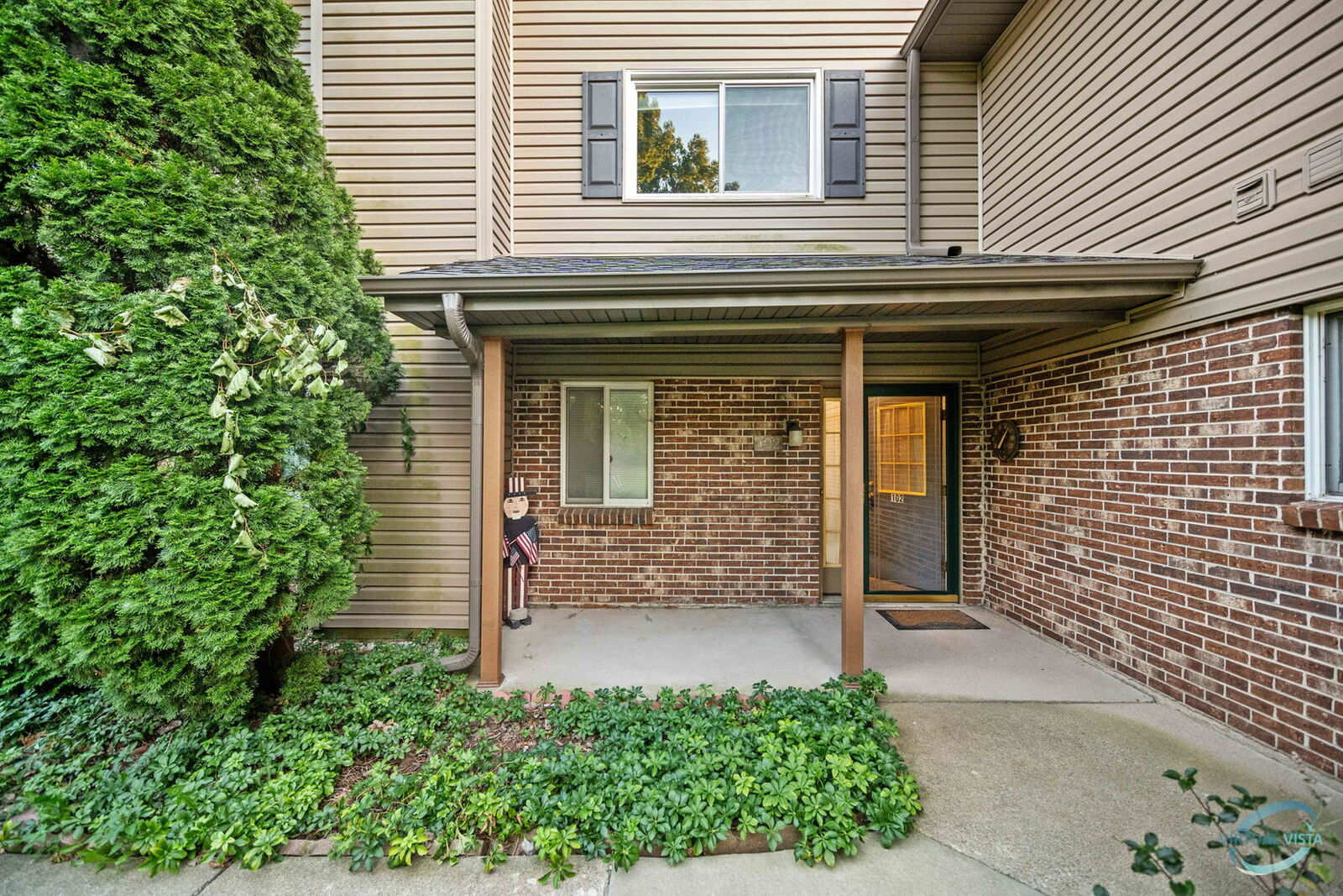 Property Photo:  450 Valley Drive 102  IL 60563 
