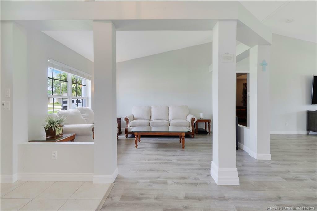 Property Photo: 270 SW Voltair Terrace SW FL 34984