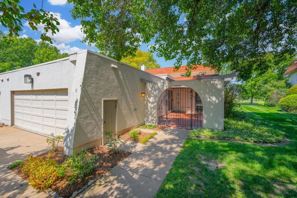 Property Photo:  52 E Via Verde St  KS 67230 