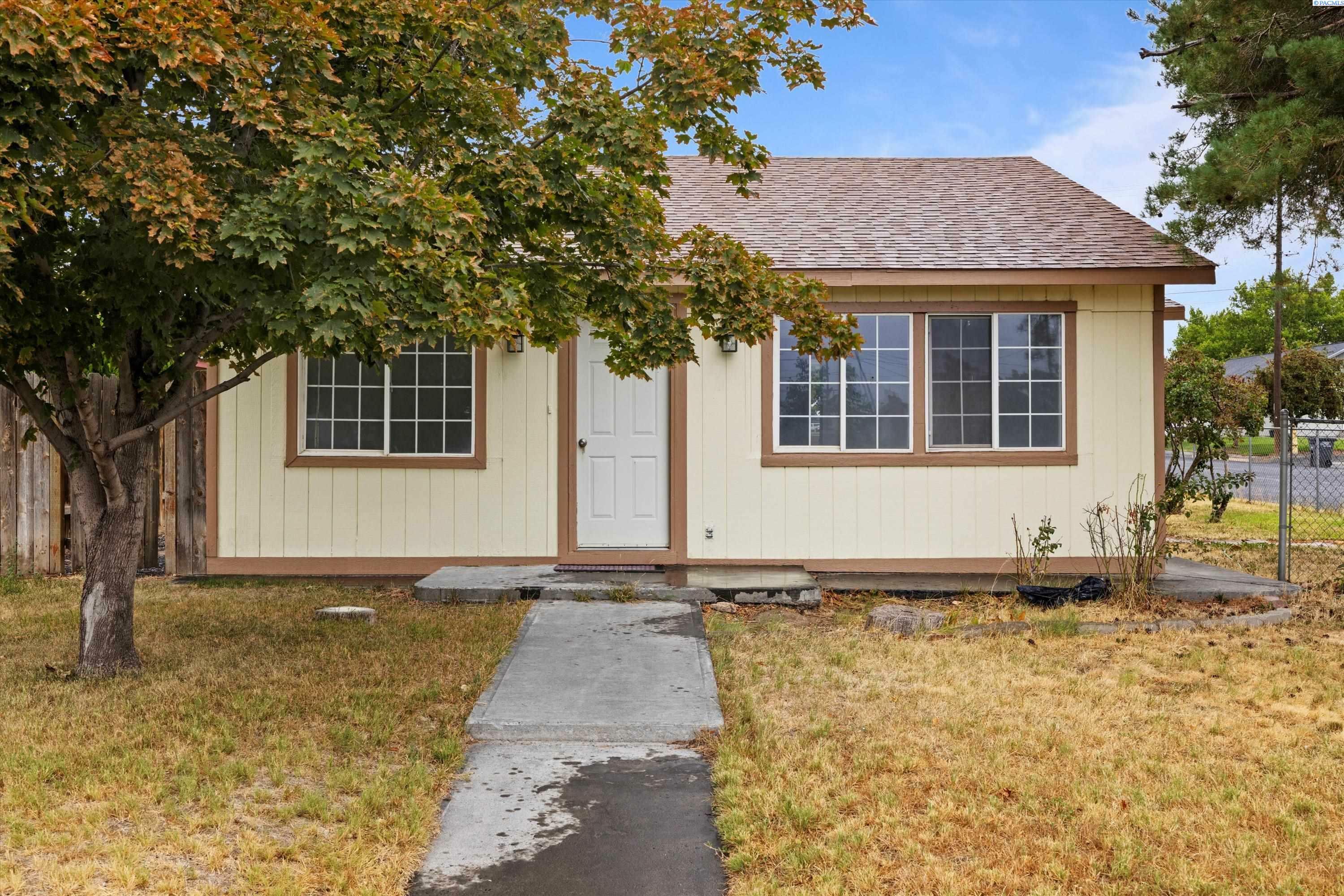 Property Photo: 155 E Pine Street WA 99344