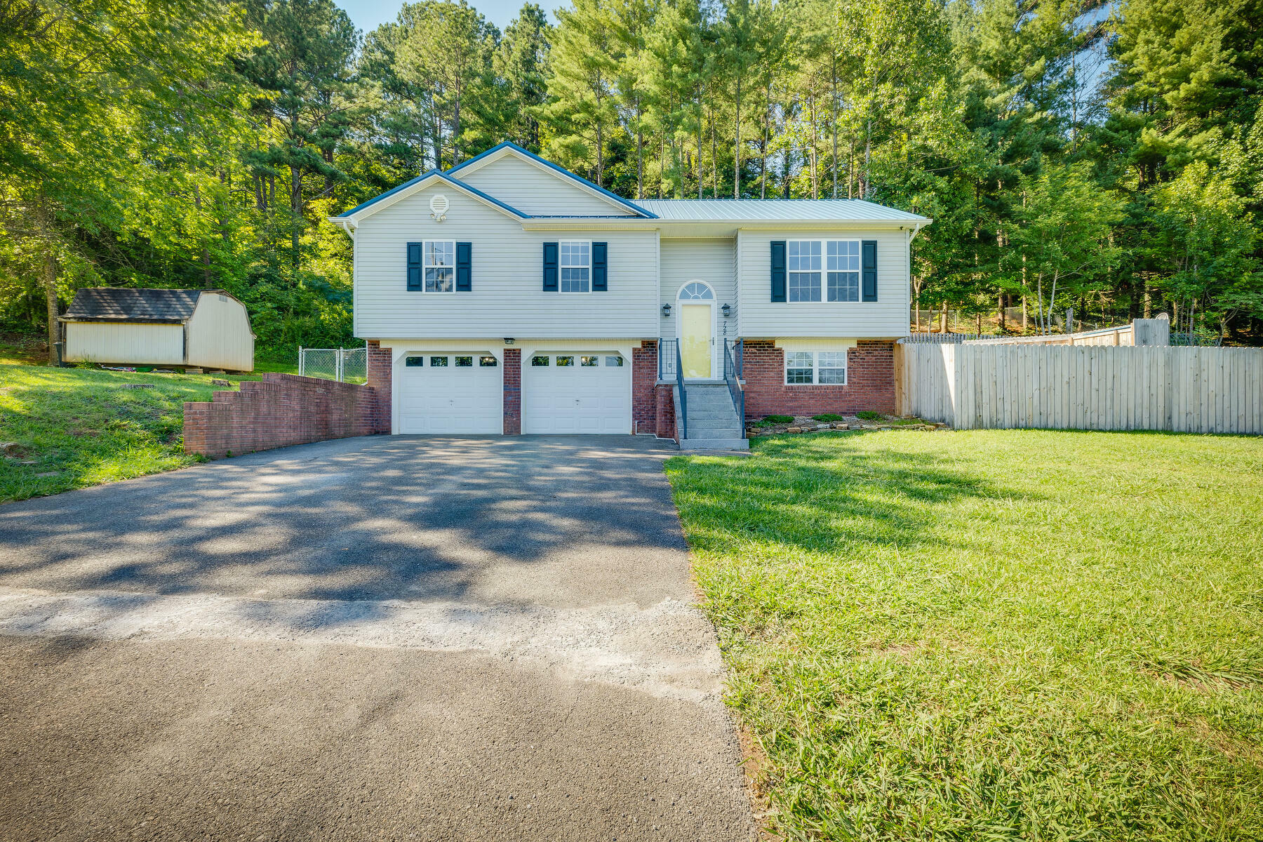 Property Photo:  728 Foothills Road  TN 37663 