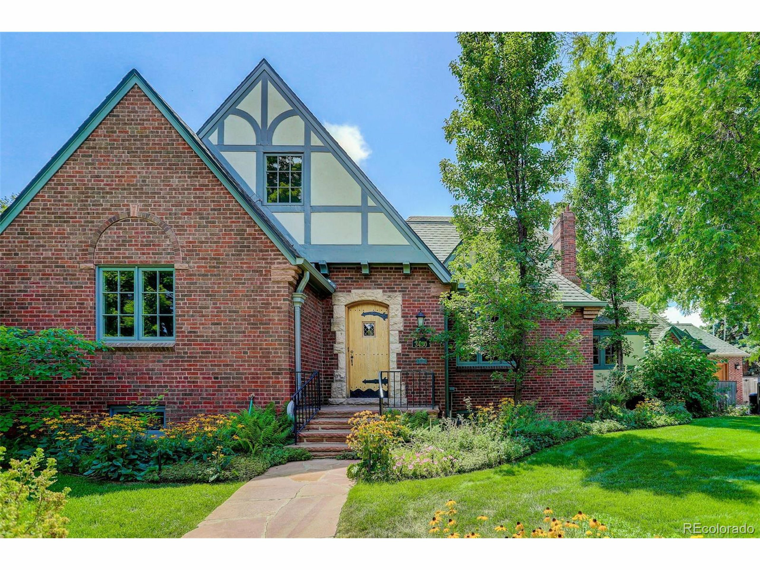 Property Photo: 3430 E 7th Avenue Pkwy CO 80206