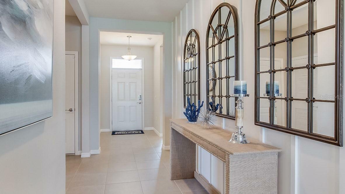 Property Photo: 5121 Stokes Way FL 34785