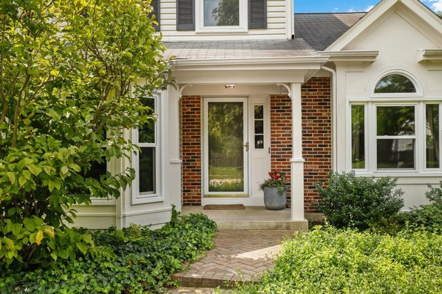 Property Photo: 25 Newfield Drive IL 60089