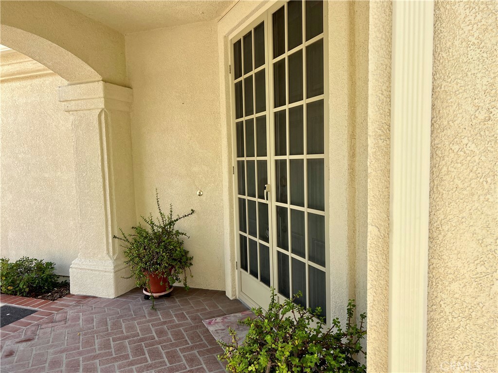 Property Photo:  23711 Corte Andar  CA 92562 