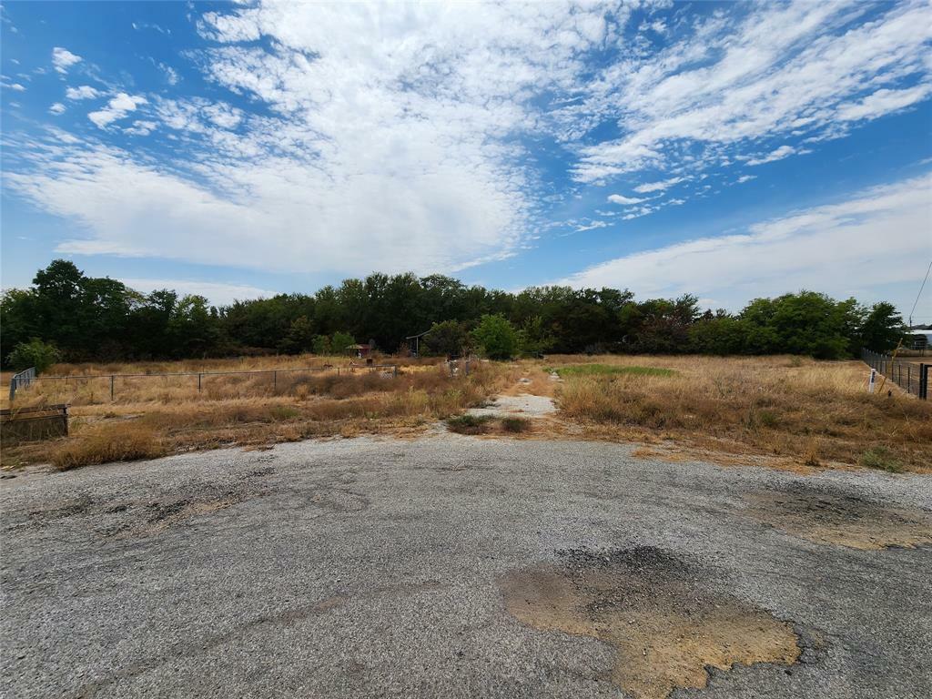 Property Photo:  113 Billabong Court  TX 76085 