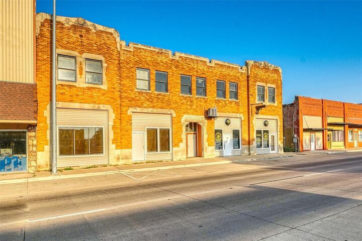 Property Photo:  113 S Main Street  OK 73521 