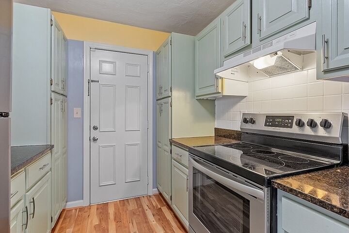 Property Photo:  425 Main St 21D  MA 01749 